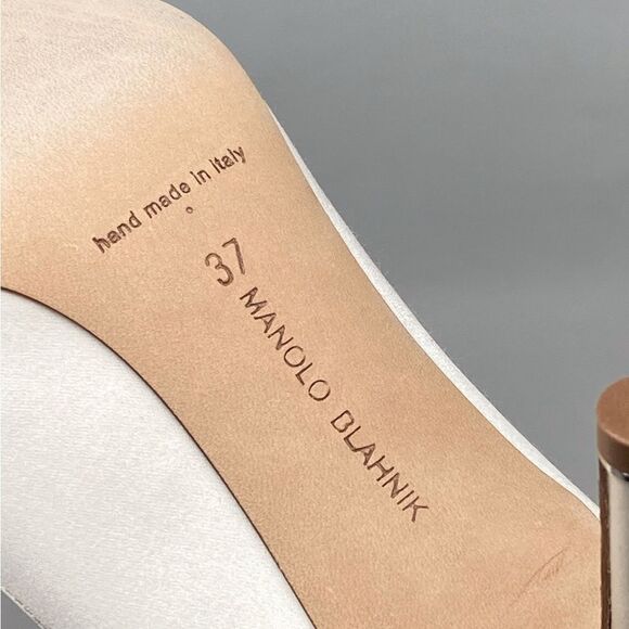 Manolo Blahnik Hangisi 70MM Crystal Buckle Satin Pumps size 37 - Picture 16 of 16